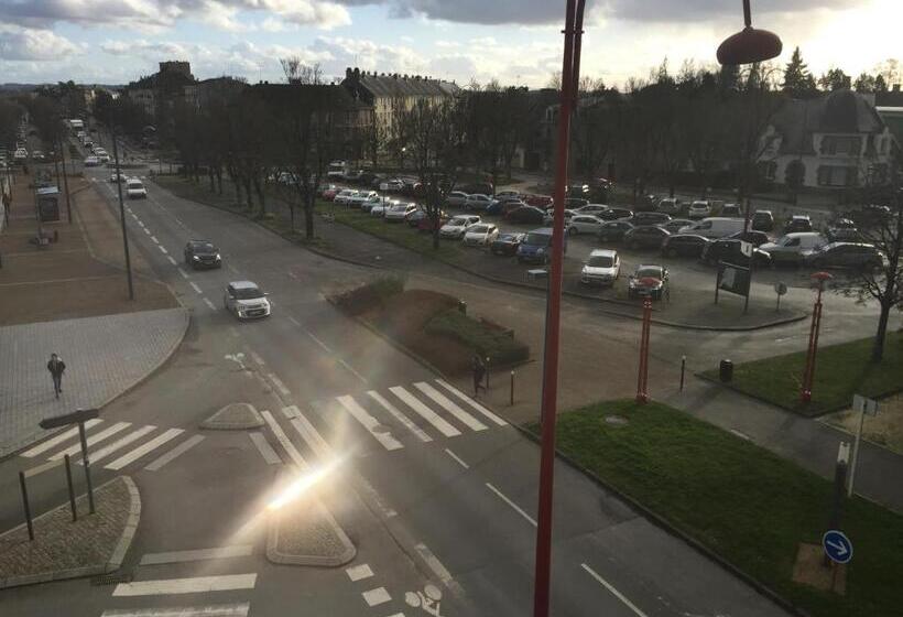 غرفة قياسية, De Bretagne