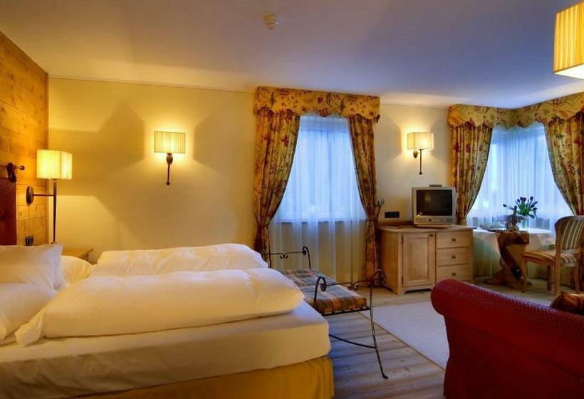 جناح جونيور, Obereggen