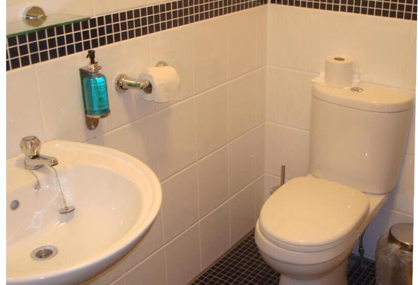 חדר סטנדרט יחיד, The Hydro