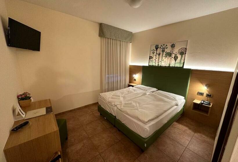 スタンダードルーム, Trieste