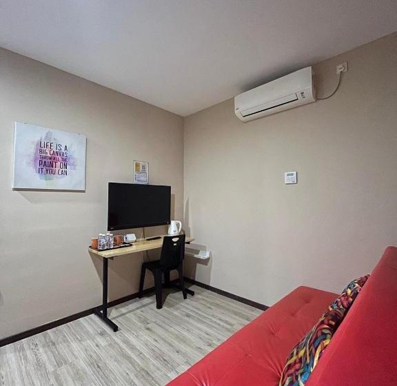 デラックススイート, Ada Hotel & Apartment