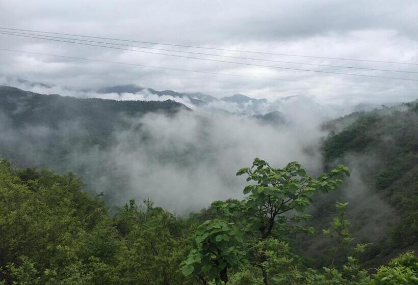 Suite Widok Góry, Chanakya Resort