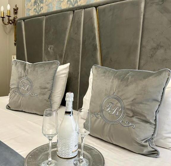 اتاق لوکس سه تخته, Family Residence Boutique