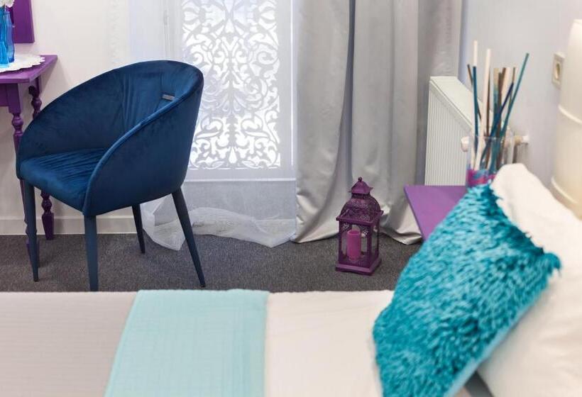 اتاق لوکس, Family Residence Boutique