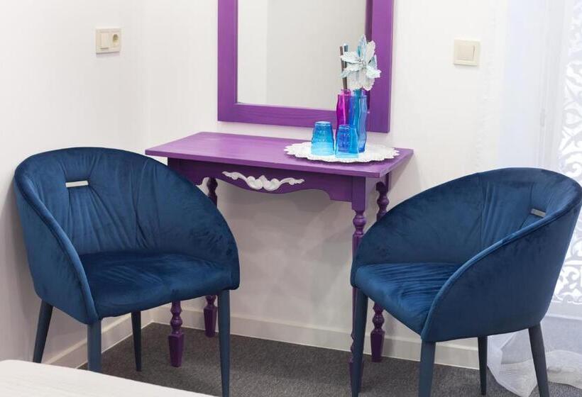 اتاق لوکس, Family Residence Boutique