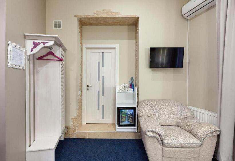 سوییت جونیور با بالکن, Family Residence Boutique