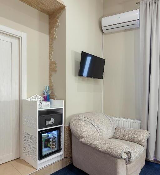 سوییت جونیور با بالکن, Family Residence Boutique