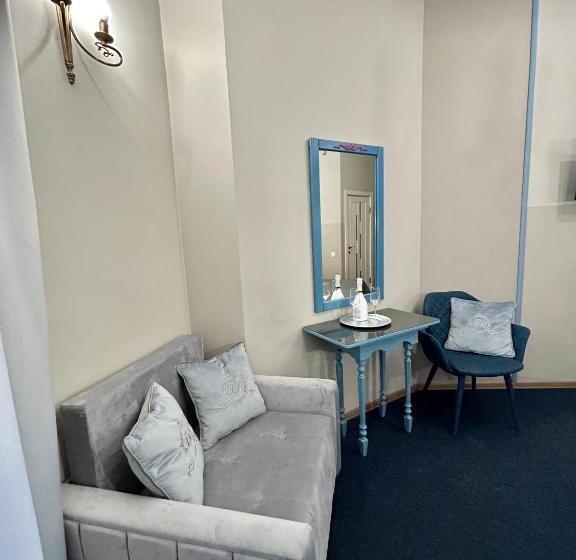 اتاق لوکس سه تخته, Family Residence Boutique