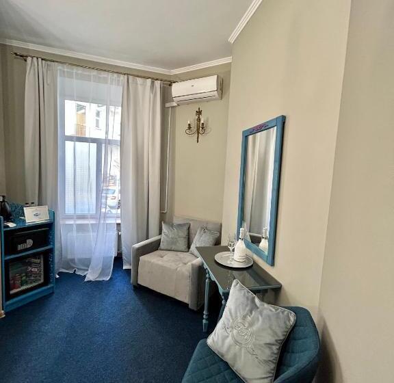 اتاق لوکس سه تخته, Family Residence Boutique