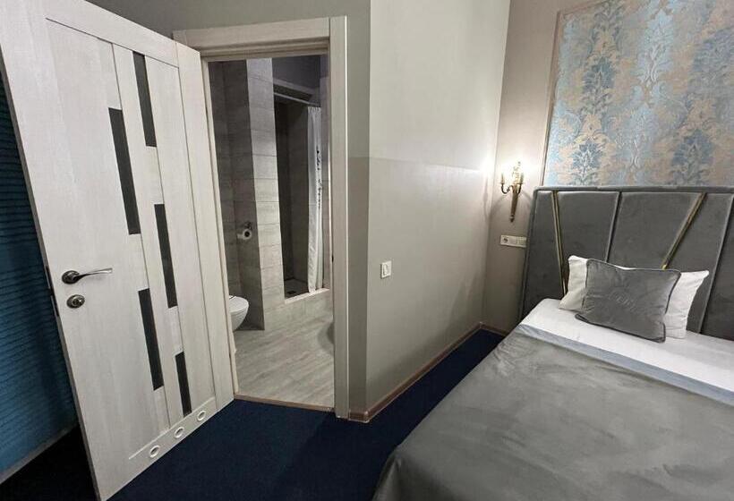 اتاق لوکس سه تخته, Family Residence Boutique