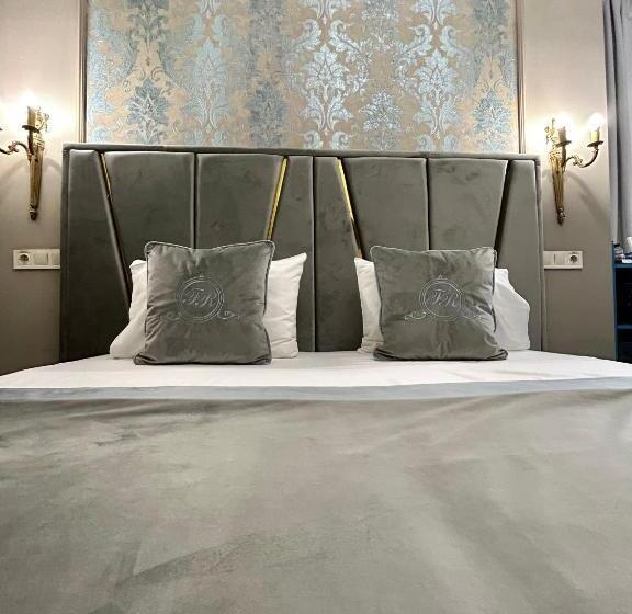 اتاق لوکس سه تخته, Family Residence Boutique