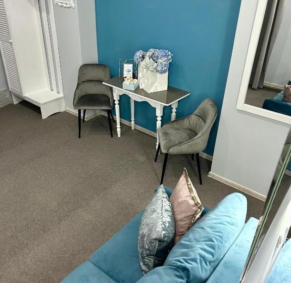 سوییت جونیور با بالکن, Family Residence Boutique