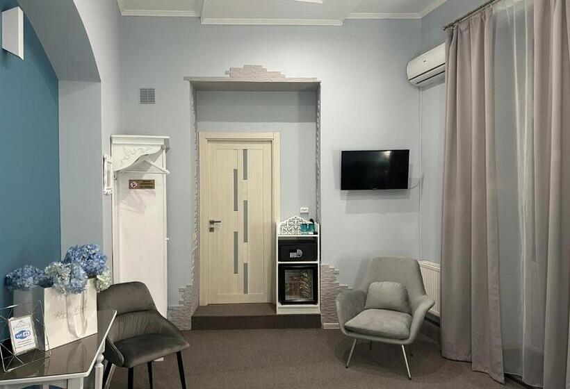 سوییت جونیور با بالکن, Family Residence Boutique