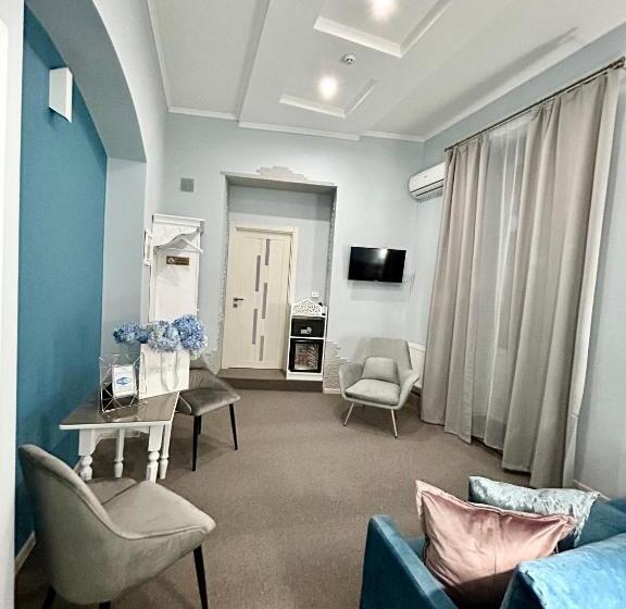 سوییت جونیور با بالکن, Family Residence Boutique