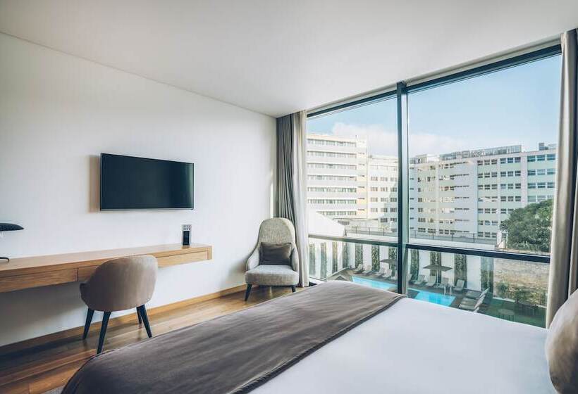اتاق استاندارد با چشمانداز استخر, Iberostar  Selection Lisboa
