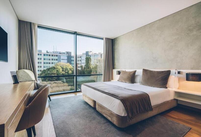اتاق استاندارد با چشمانداز استخر, Iberostar  Selection Lisboa