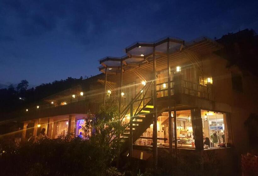 اتاق لوکس با تخت بزرگ, Sapa Clay House  Mountain Retreat