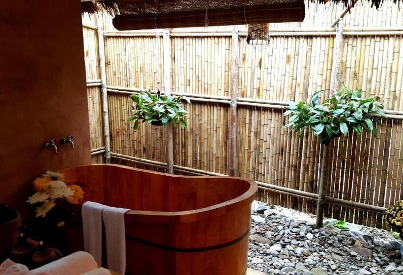 بانگلوی لوکس, Sapa Clay House  Mountain Retreat