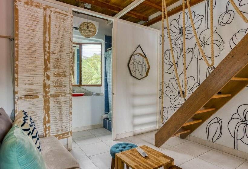 家庭间, Selina Santa Teresa North   Hostel