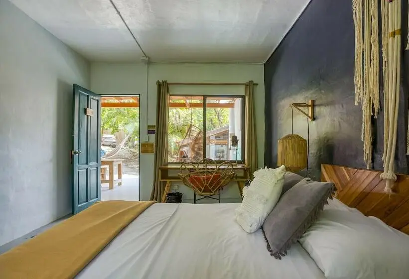 اتاق پایه با سرویس بهداشتی مشترک, Selina Santa Teresa North   Hostel