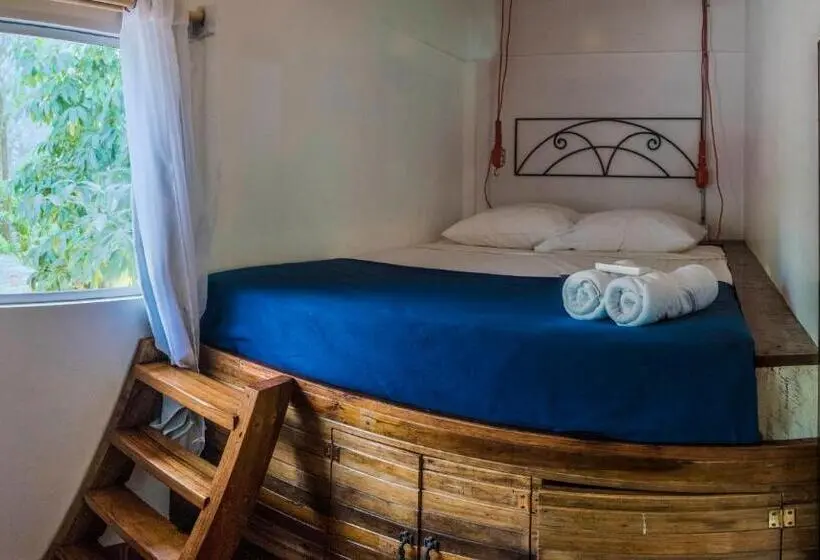 اتاق پایه با سرویس بهداشتی مشترک, Selina Santa Teresa North   Hostel