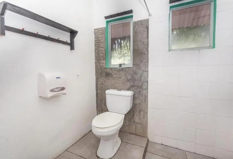 اتاق پایه با سرویس بهداشتی مشترک, Selina Santa Teresa North   Hostel