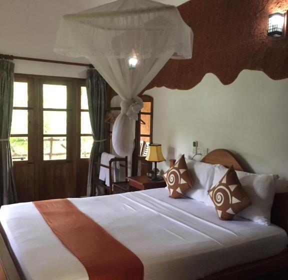 Номер Superior Вид на Бассейн, Sigiri Heritage Villa