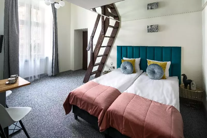 コンフォートルーム, K Apart Hotel & Boardinghouse