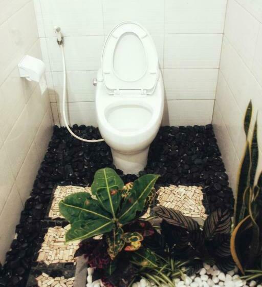 سرير فى غرفة مشتركه, Nuka Beach Inn