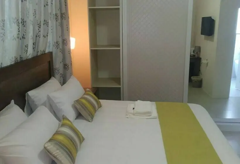 اتاق استاندارد, First Avenue Guest House