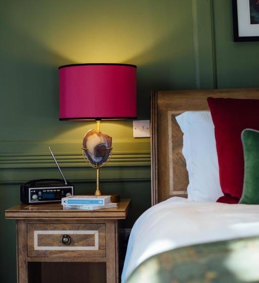 غرفة عائلية, Banyers House