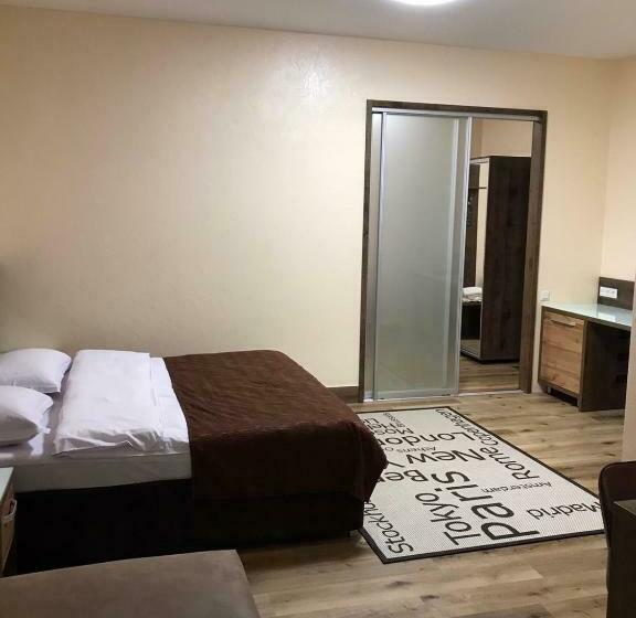 סוויטת ג'וניור, Bilyj Rojal