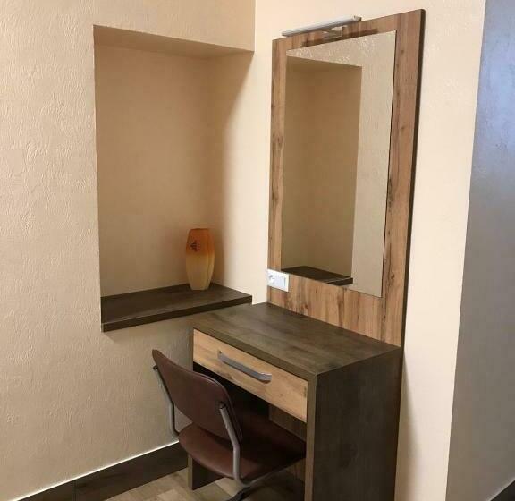 סוויטת ג'וניור, Bilyj Rojal