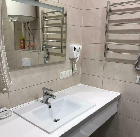 סוויטת ג'וניור, Bilyj Rojal