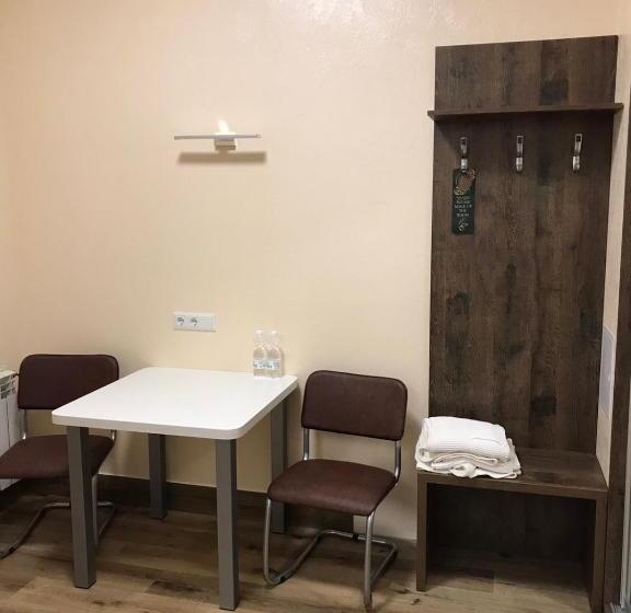 סוויטת ג'וניור, Bilyj Rojal