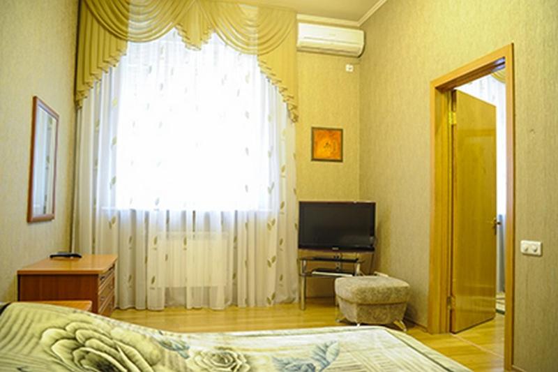 غرفة قياسية, Bilyj Rojal