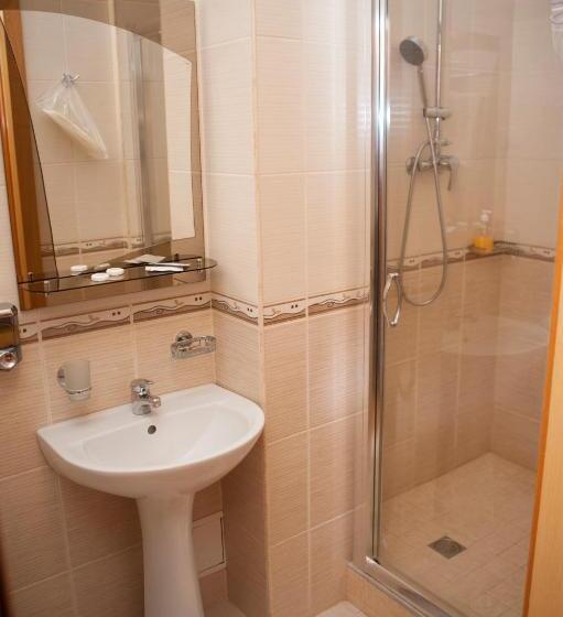 חדר דלוקס, Bilyj Rojal