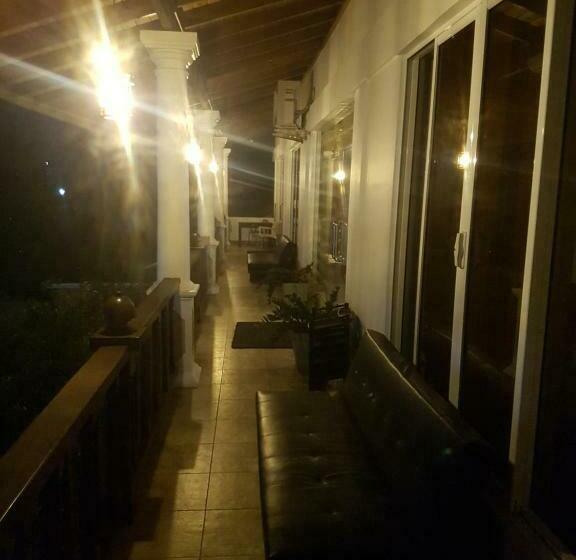 デラックスルーム, Gg Lodge Mirissa