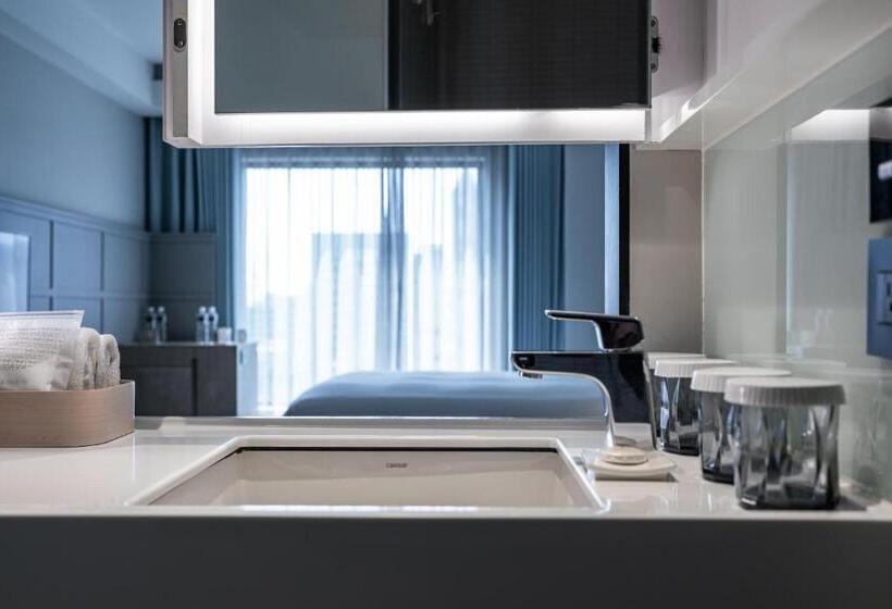 اتاق استاندارد چهار تخته, Greet Inn