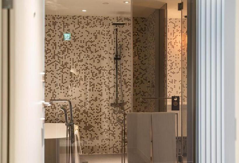 سوییت اجرایی, Greet Inn