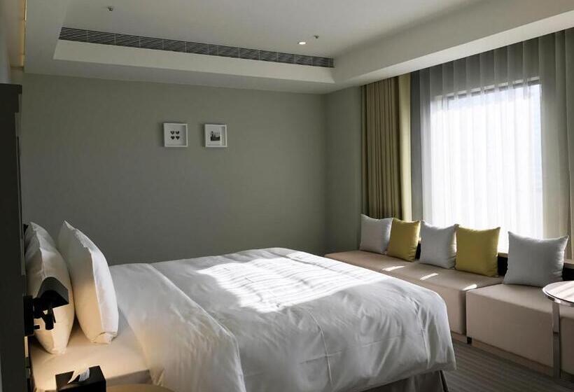 سوییت لوکس, Greet Inn