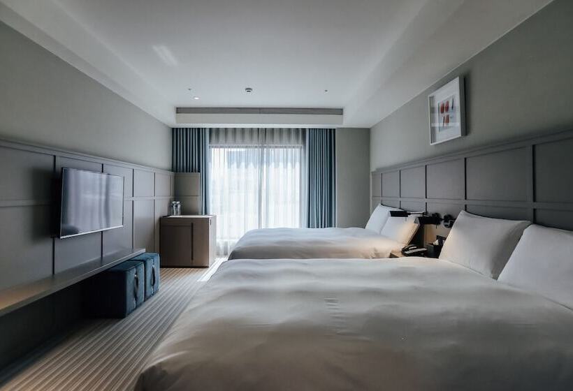 اتاق استاندارد چهار تخته, Greet Inn