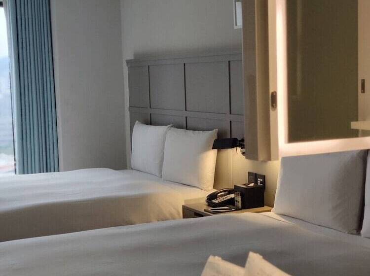 اتاق استاندارد چهار تخته, Greet Inn