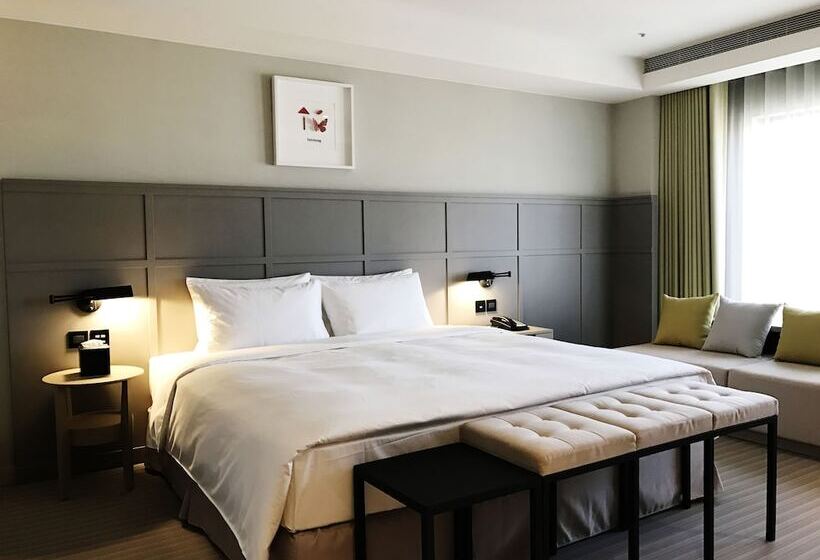 سوییت اجرایی, Greet Inn