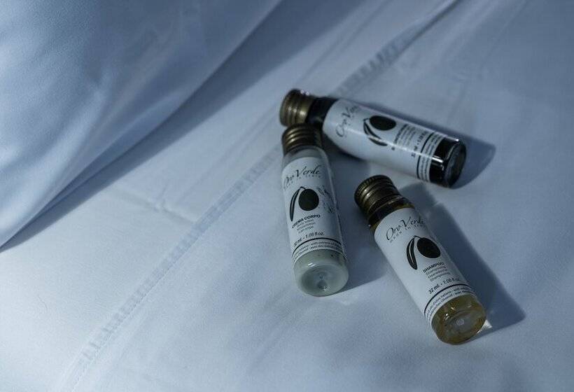 سوییت لوکس, Greet Inn