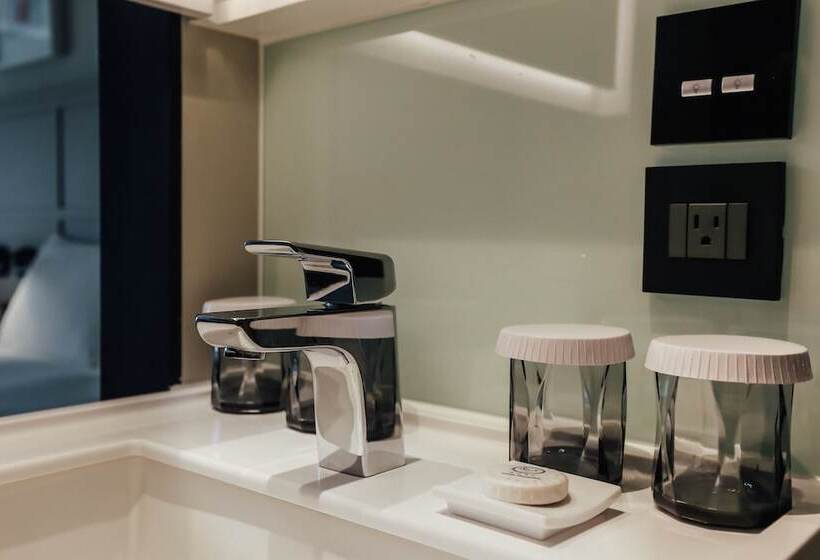 سوییت لوکس, Greet Inn