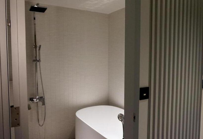 اتاق لوکس, Greet Inn