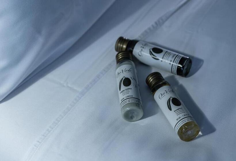 اتاق استاندارد چهار تخته, Greet Inn