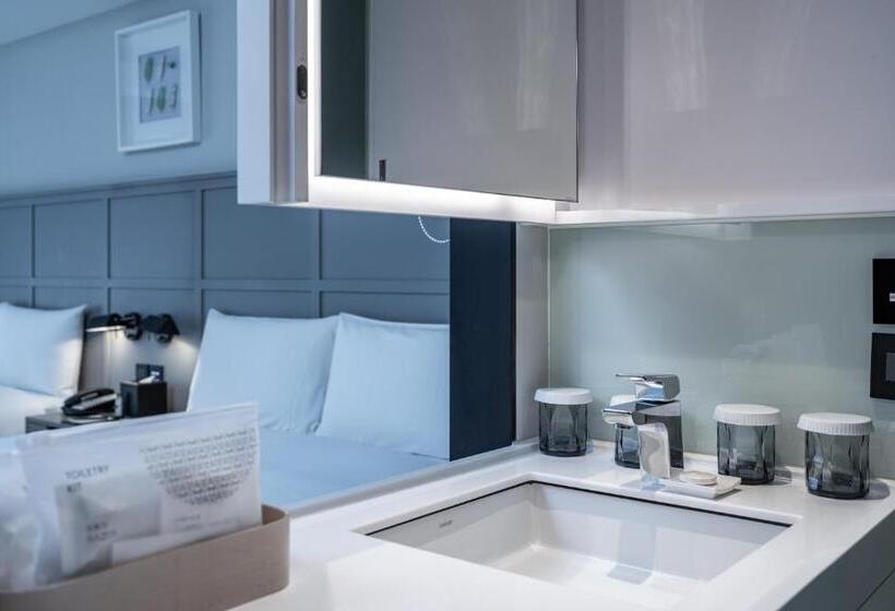 اتاق استاندارد چهار تخته, Greet Inn