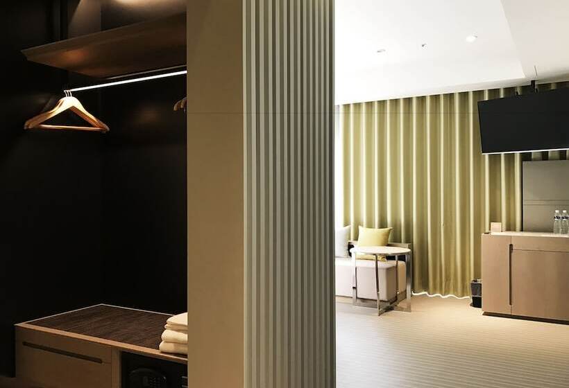 اتاق لوکس, Greet Inn